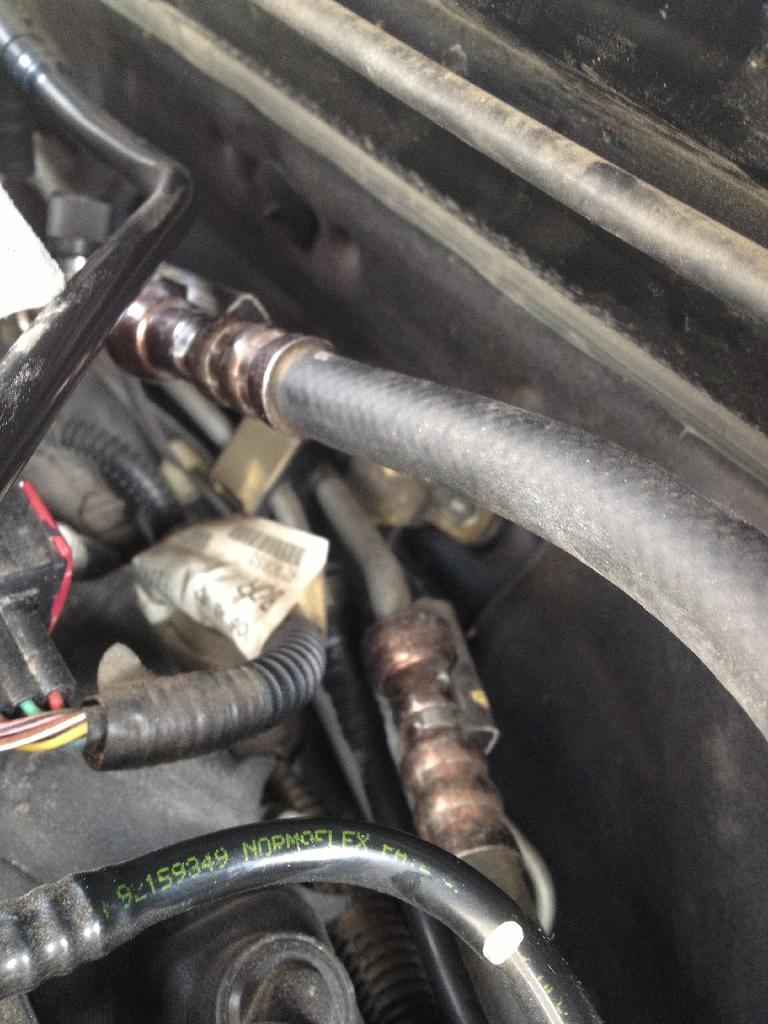 Vz commodore fuel return outlet line